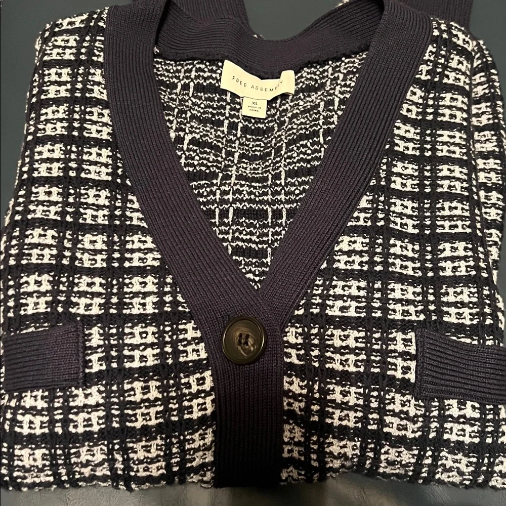 EUC, FREE ASSEMBLY TWEED CARDIGAN, NAVY SIZE XL - Picture 8 of 10